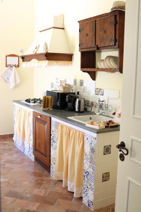 Emy'S Country House Apartment กาสเตลลัมมาเร ดิ สตาเบีย ภายนอก รูปภาพ