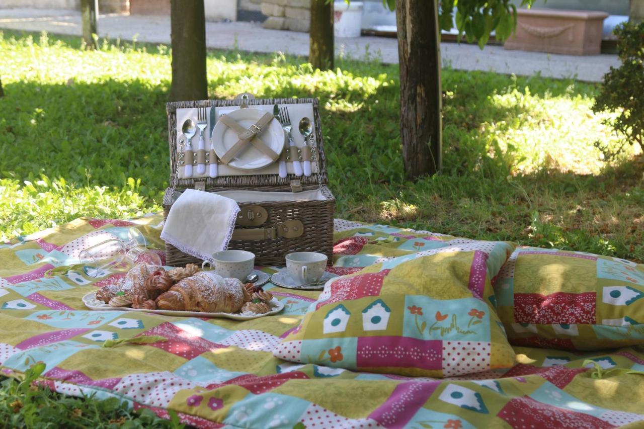 Emy'S Country House Apartment กาสเตลลัมมาเร ดิ สตาเบีย ภายนอก รูปภาพ